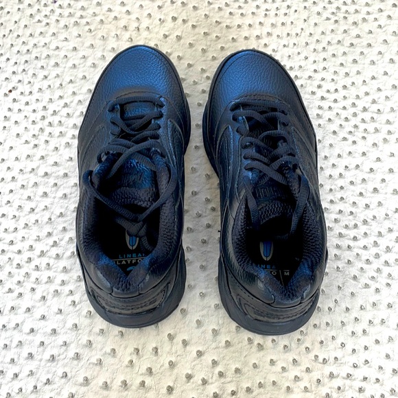 Brooks Shoes - Brooks Addiction Walker Shoes.  Brand new in box